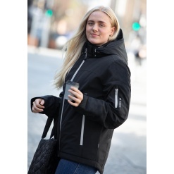 Soe soft-shell jope naistele