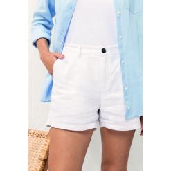 Naiste linased shortsid